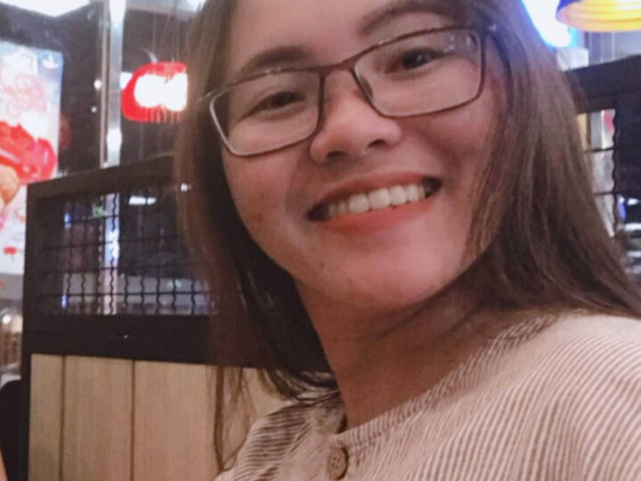 Ảnh 1 của Đụ em nhân viên văn phòng đeo kính sướng rên rỉ rồi gạ em xuất trong (Full Clip + Pic)